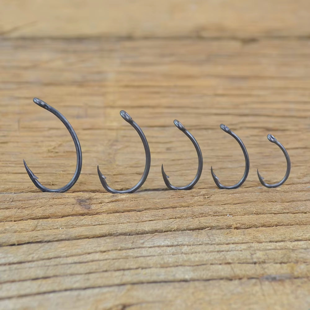 50Pcs Coating High Carbon Stainless Steel Barbed Hooks Carp Fishing Hooks Pack with Retail Original Box 8011