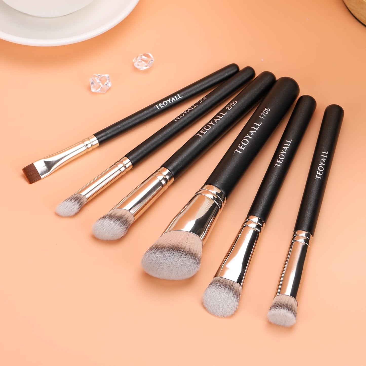 Unter-Augen-Concealer Pinsel, Angewinkelter Kontur Pinsel, Synthetischer Kabuki Pinsel Zum Verbergen, Mischen, Festlegen Und Auftragen Von Flüssigen, Cremes Und Puder-Kosmetika